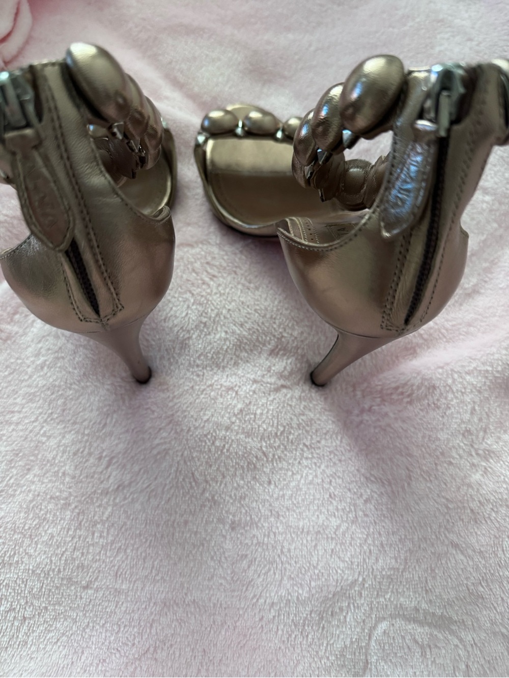 Alaïa *Rare* Bombe Rose Gold Pumps | Excellent Condition - Picture 13 of 14